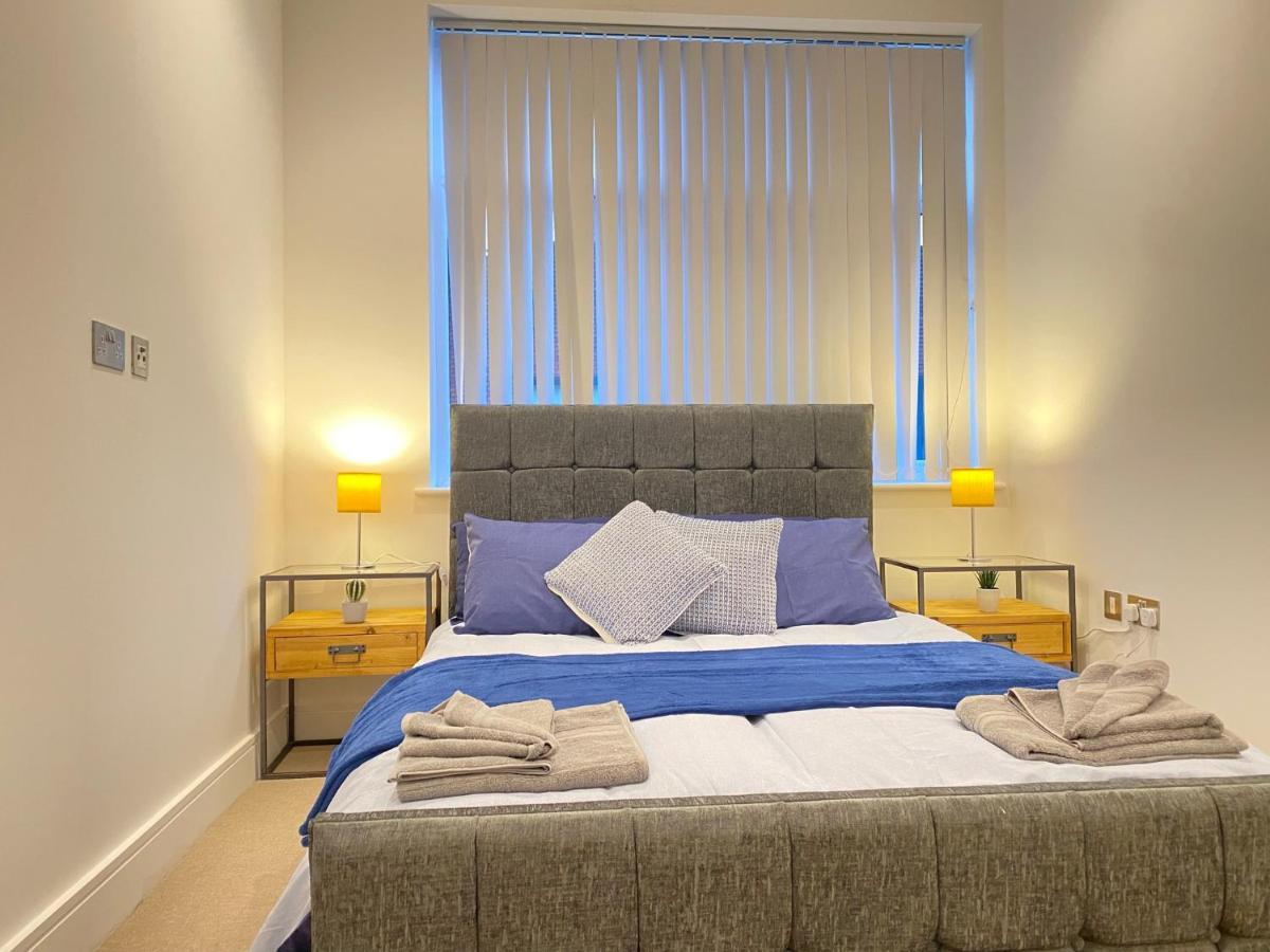 10080 Luxury Apartment Near Luton Town Mall Bagian luar foto