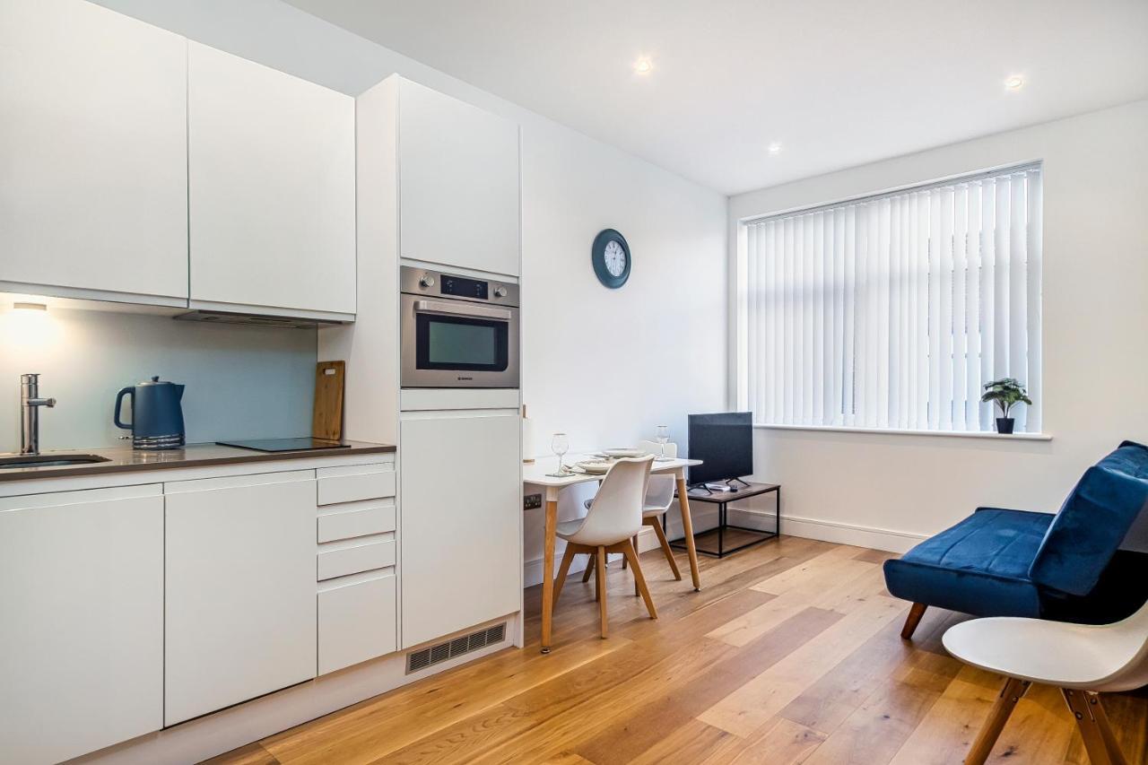 10080 Luxury Apartment Near Luton Town Mall Bagian luar foto
