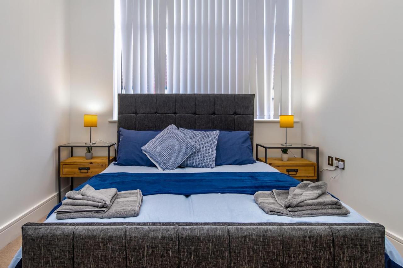 10080 Luxury Apartment Near Luton Town Mall Bagian luar foto